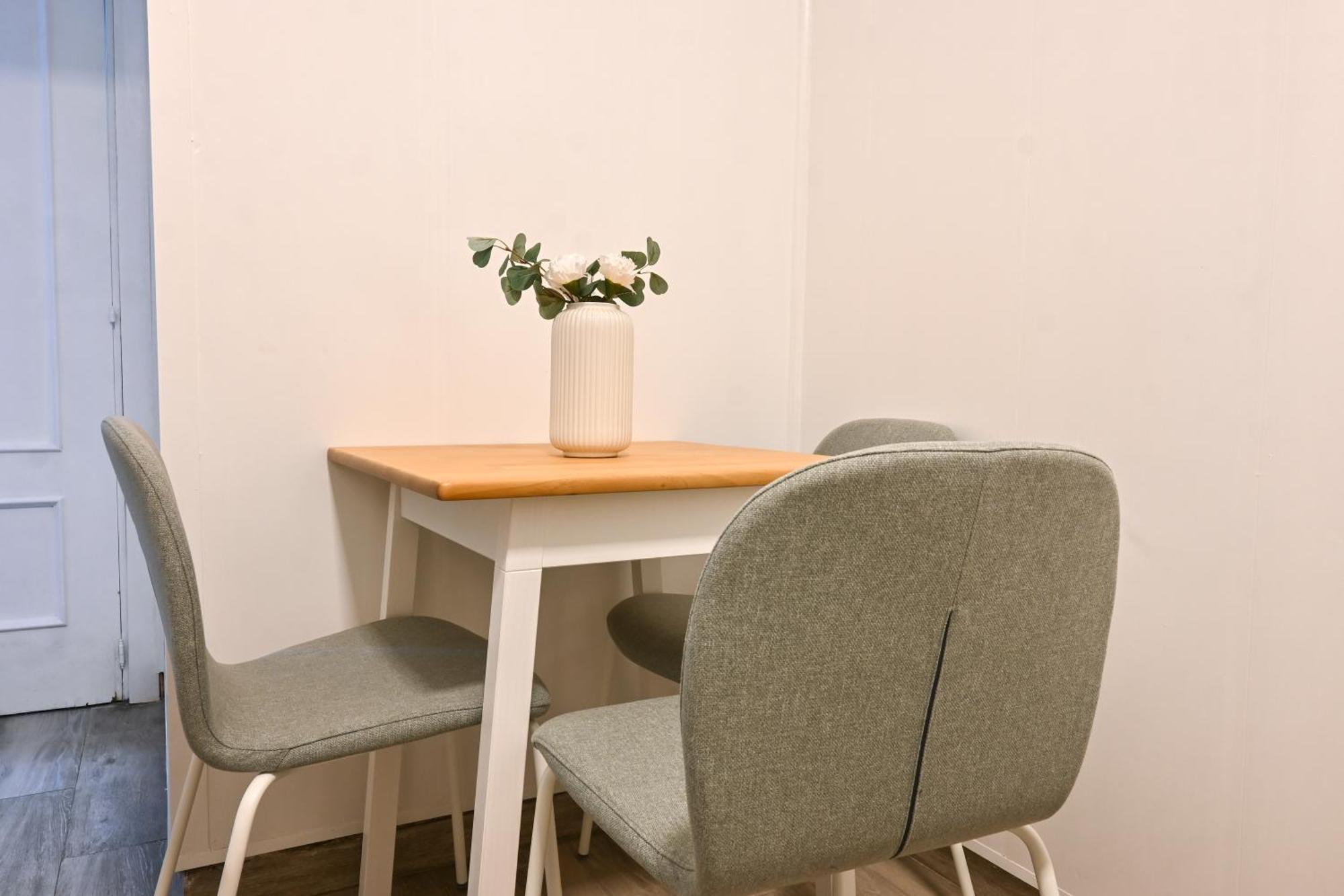 Apartment For Coqueto Temporal De Dos Alb23 Madrid