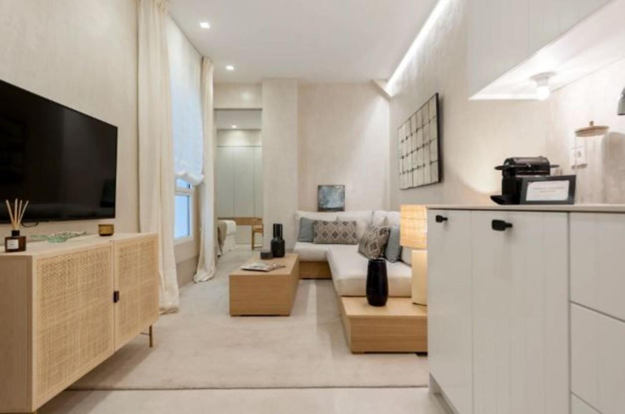 Elegant Neptuno-cortes For 2 People Apartment