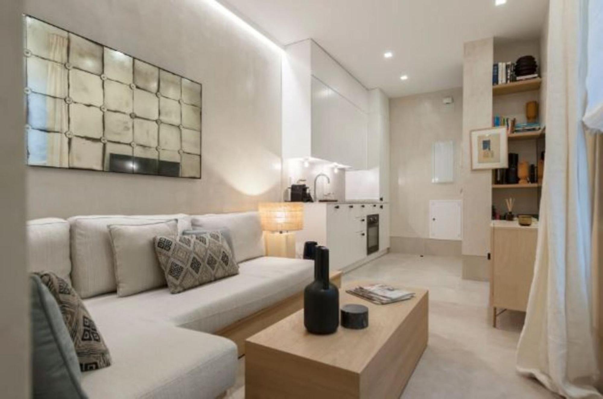 Elegant Neptuno-cortes For 2 People Apartment