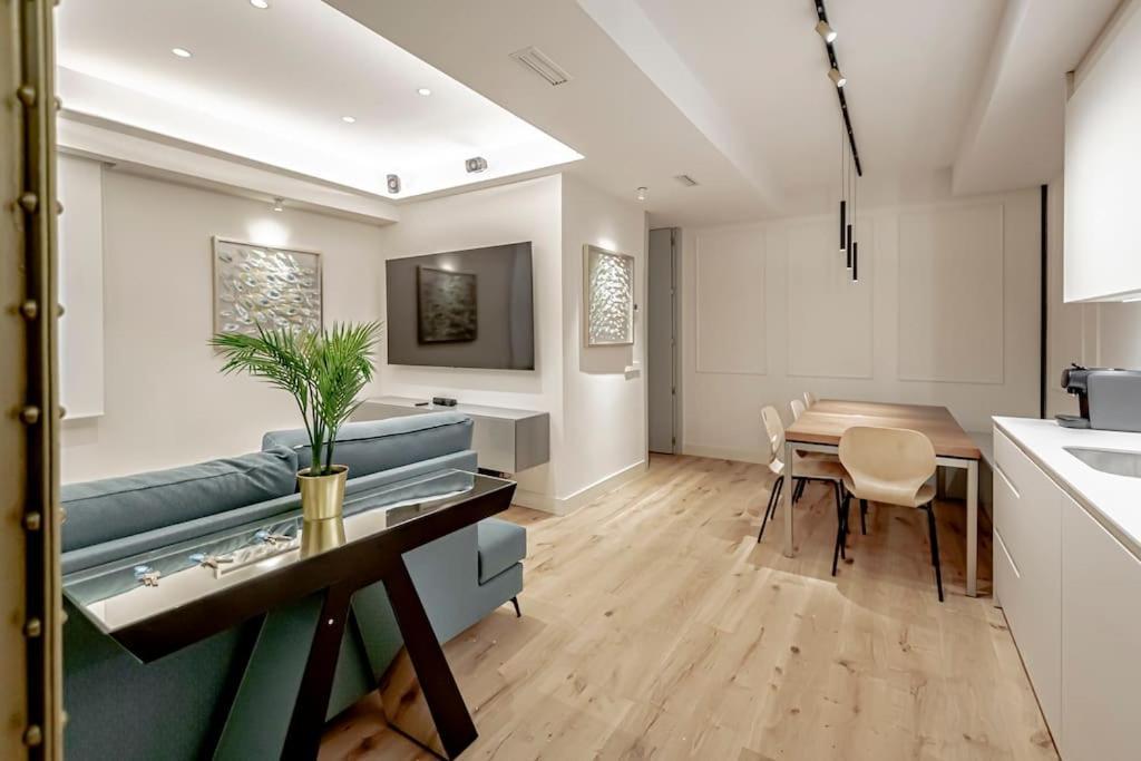 New Amazing 12 Ppl Chamberi Apartment *