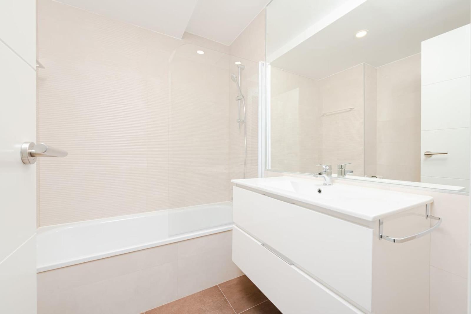 Olivos Stylish In Conde Orgaz Apartment
