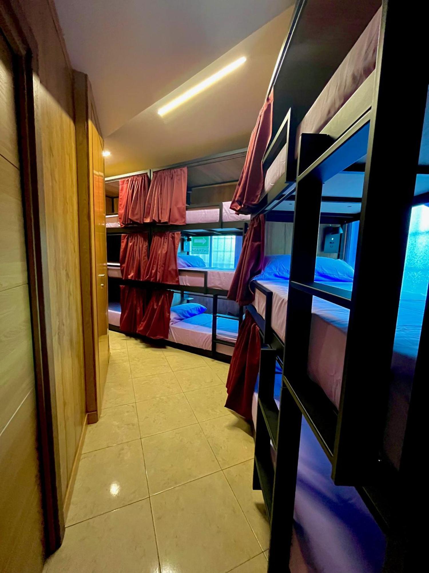 Vida Hostel *