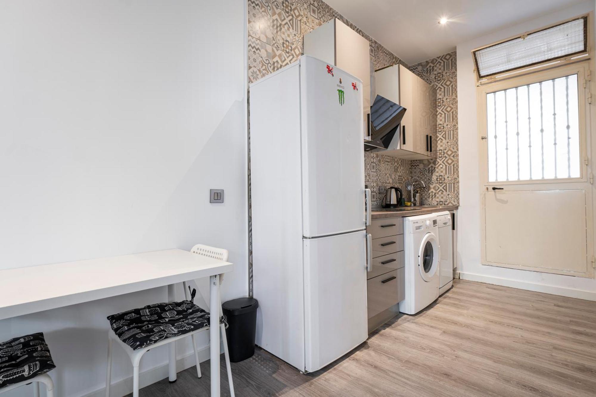 Hogar En Calle Lavapies Madrid