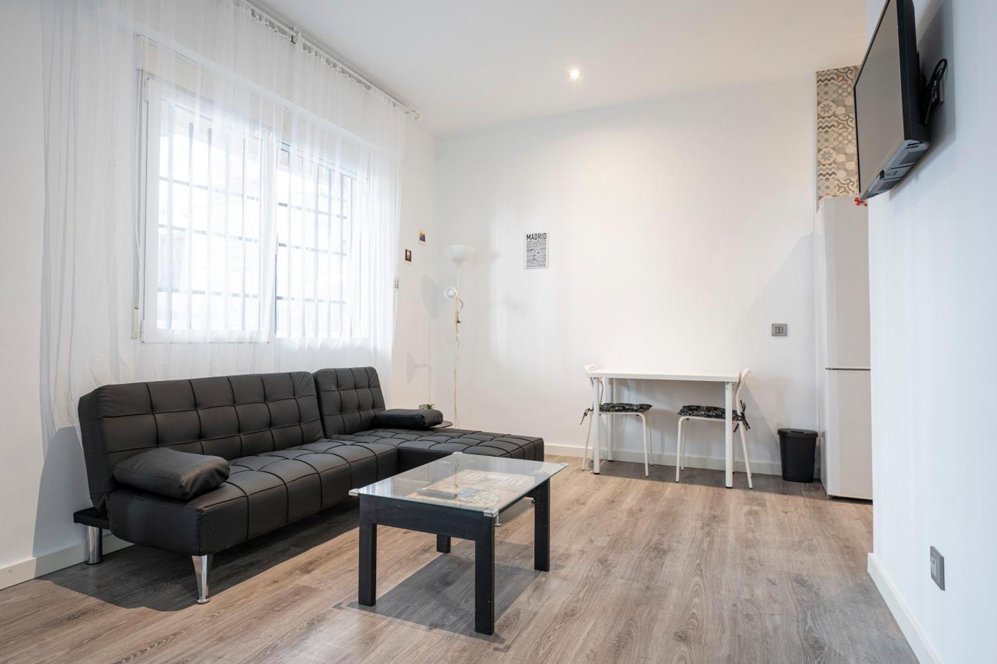 Hogar En Calle Lavapies * Madrid