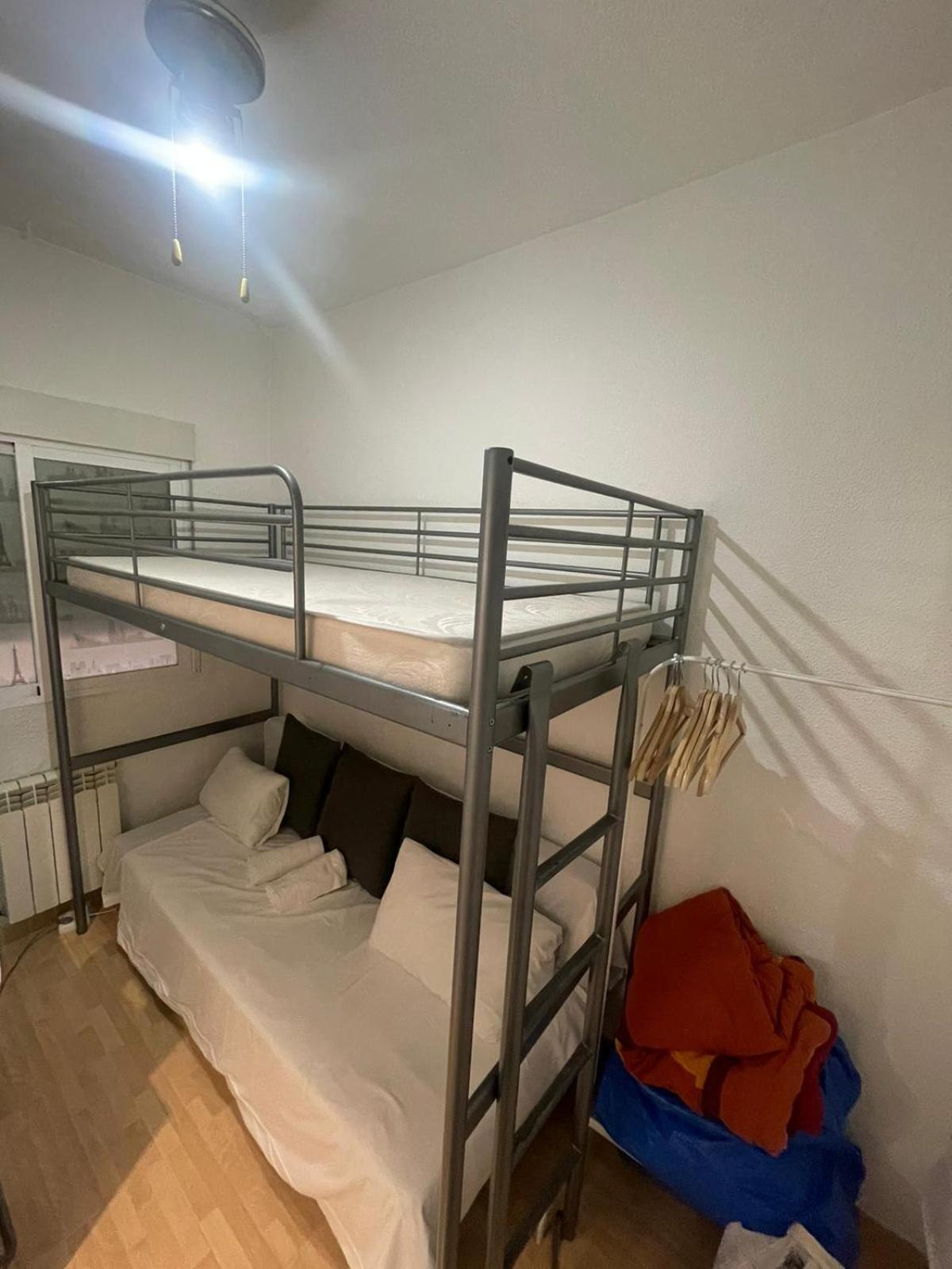 Apartamento Canarias Calle, Pequeno Estudio Sin Cocina, Cama Doble Y Litera Individual En Zona Atocha - Delicias