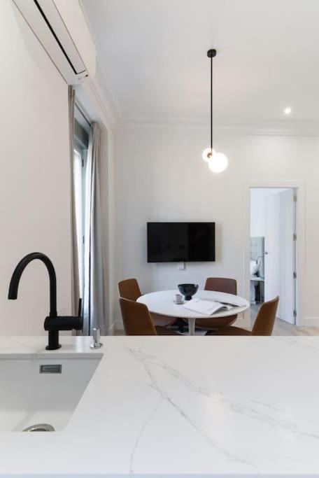 Amazing New Flat!!! Design & Style Center *