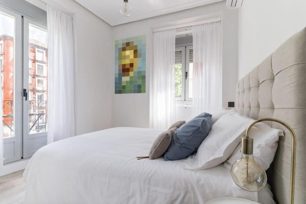 Amazing New Flat!!! Design & Style Center Apartment *