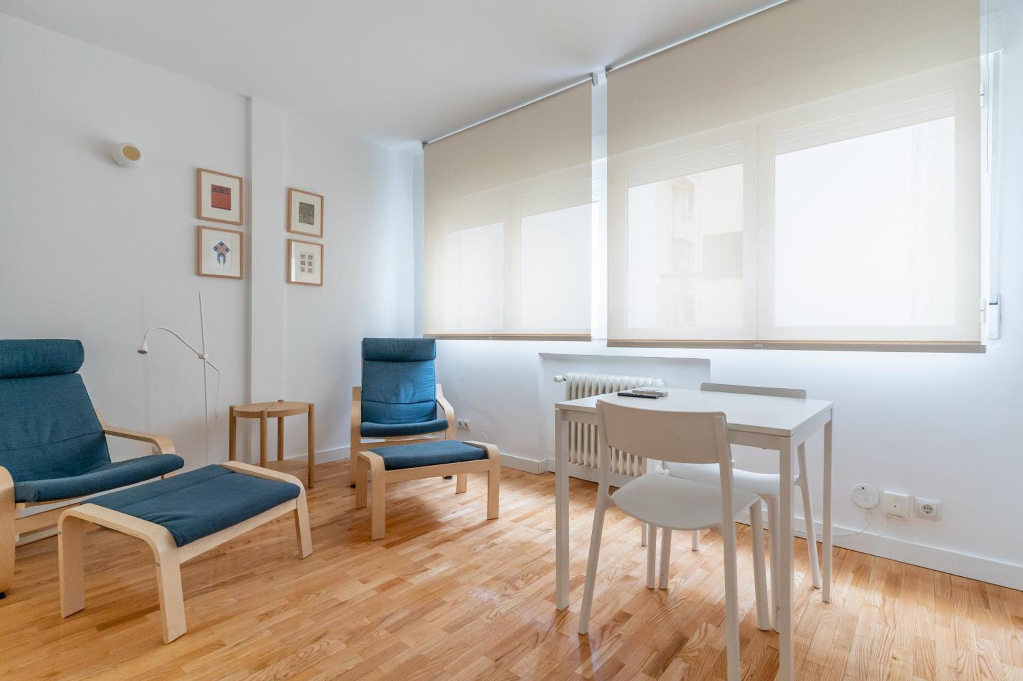 Cozy And Bright-1bedroom 1bathroom-las Letras Madri