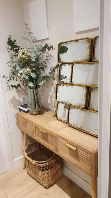 Elegant In Austrias Neighborhood Con10 Madri