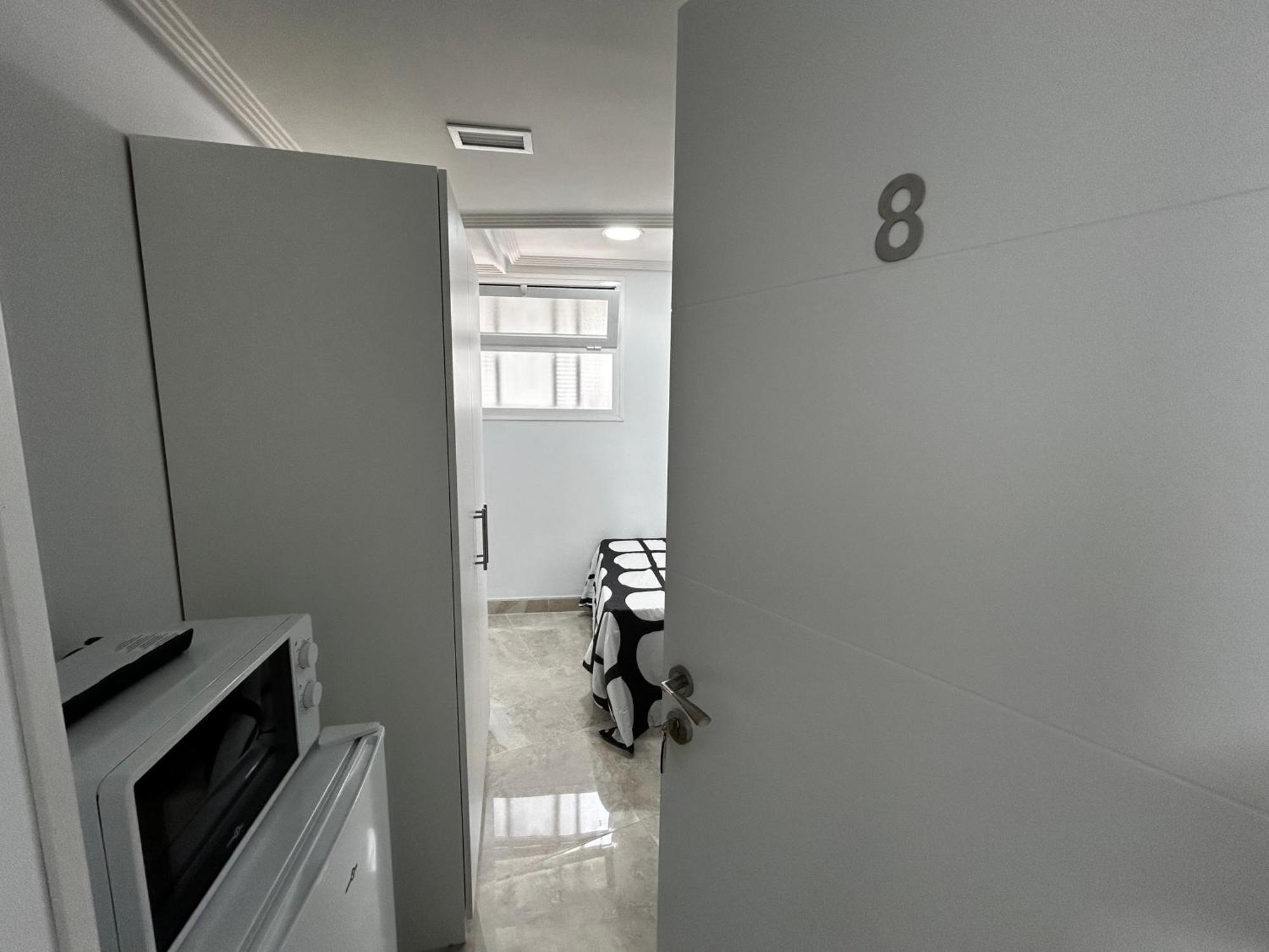 Doble Con Bano Privado En El Centro De *