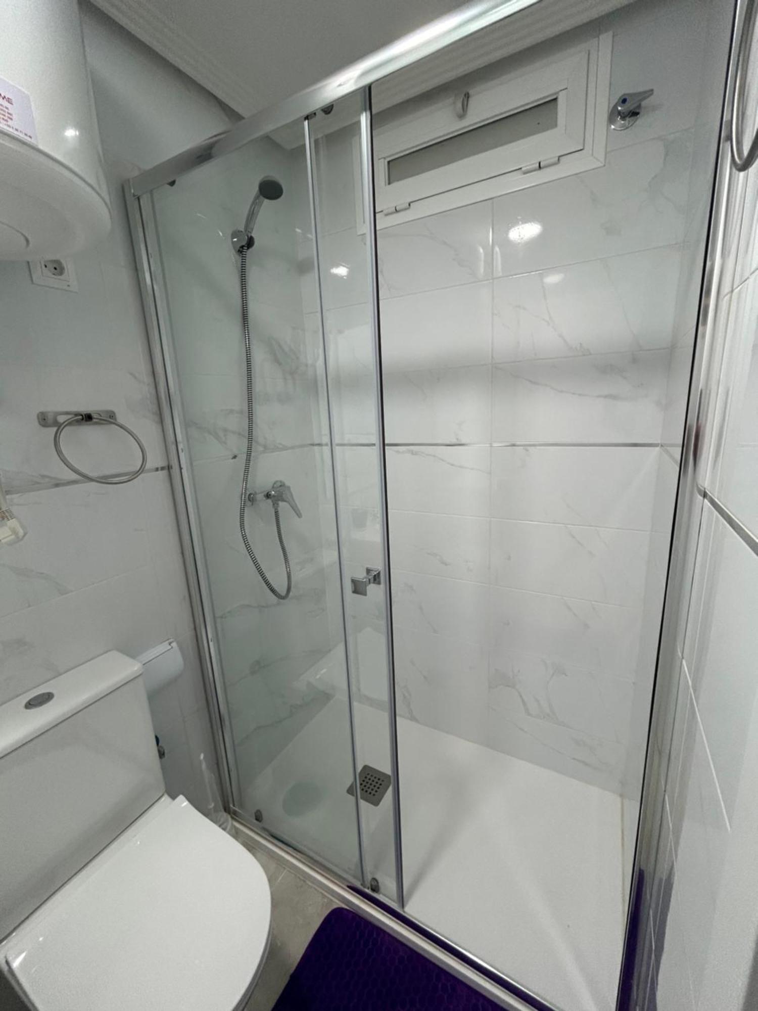 Doble Con Bano Privado En El Centro De * Madrid
