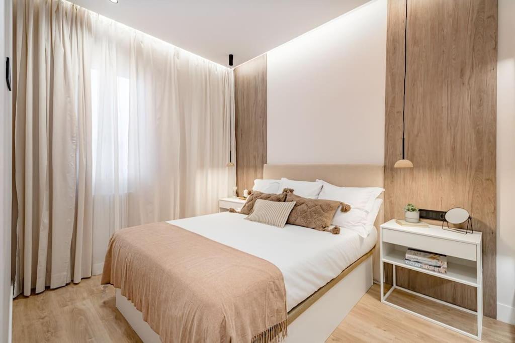 Apartment Centro Ix Calle Caballero De Gracia 2br 2bh *