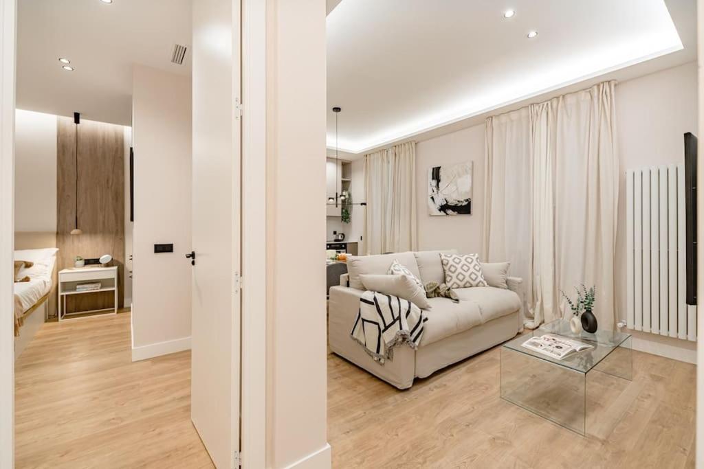 Centro Ix Calle Caballero De Gracia 2br 2bh * Madrid