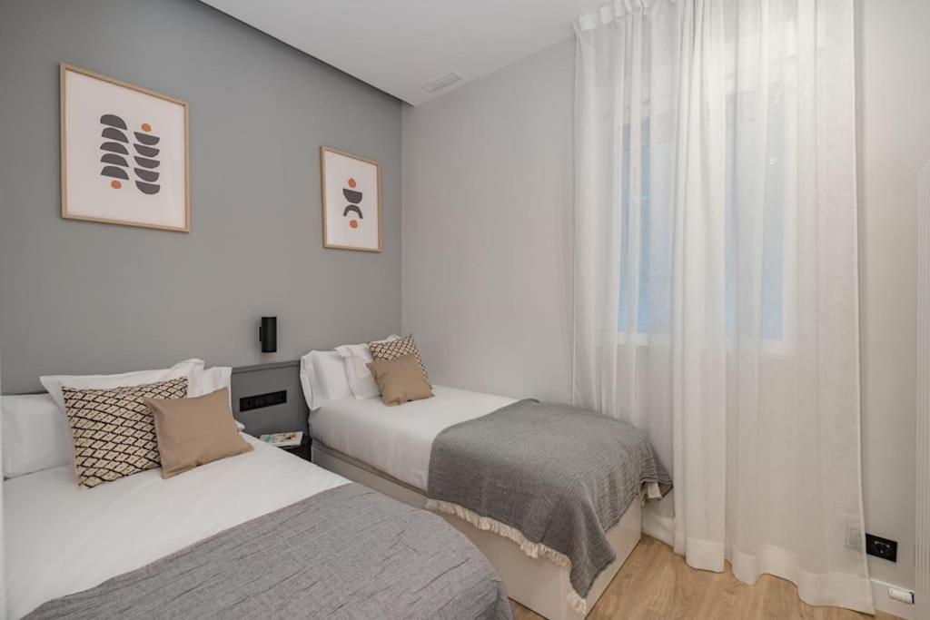 Centro Xiii Calle De La Paz 2br 2bh Madrid