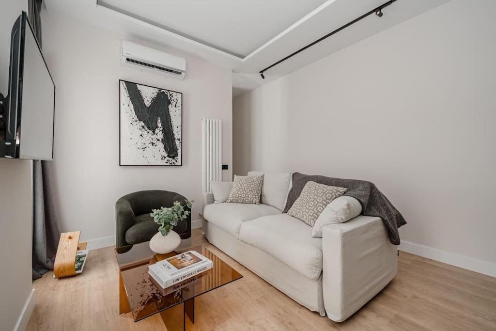Centro Xv Calle Montera 3br 3bh Apartment *