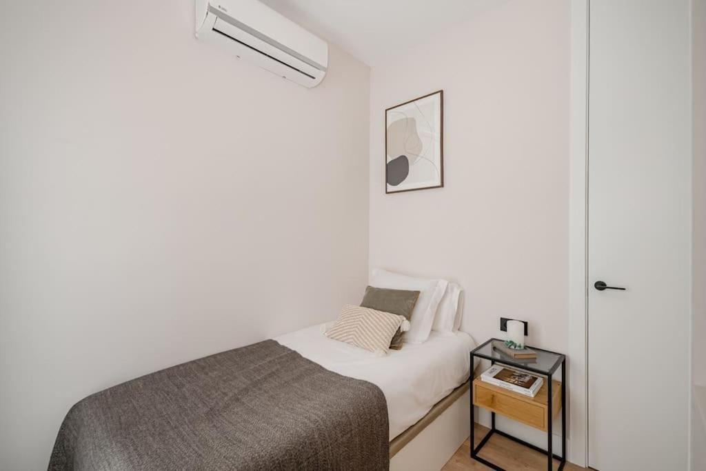 Centro Xv Calle Montera 3br 3bh Apartment