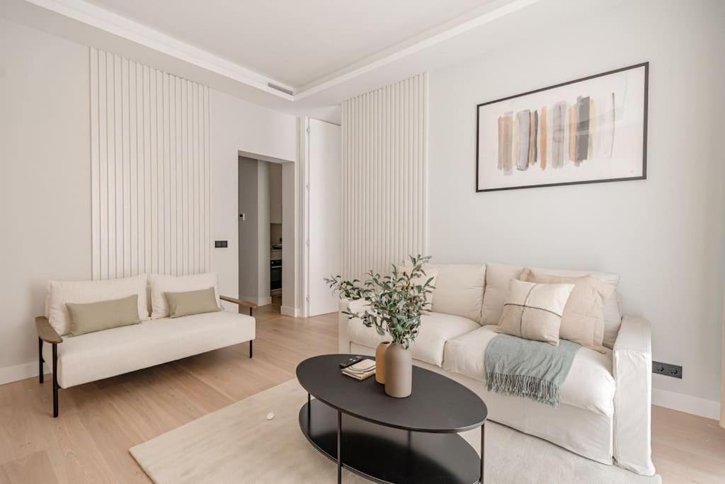 Centro X Calle San Jeronimo 2br 2bh Apartment Madrid