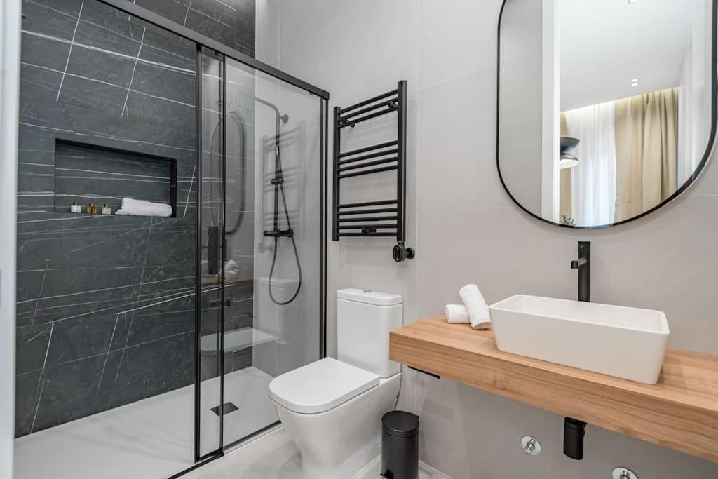 Centro X Calle San Jeronimo 2br 2bh Apartment Madrid