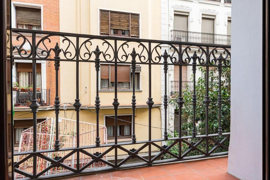 Gran Via Xii Calle Corredera Baja De San Pablo 3br 3bh Madrid