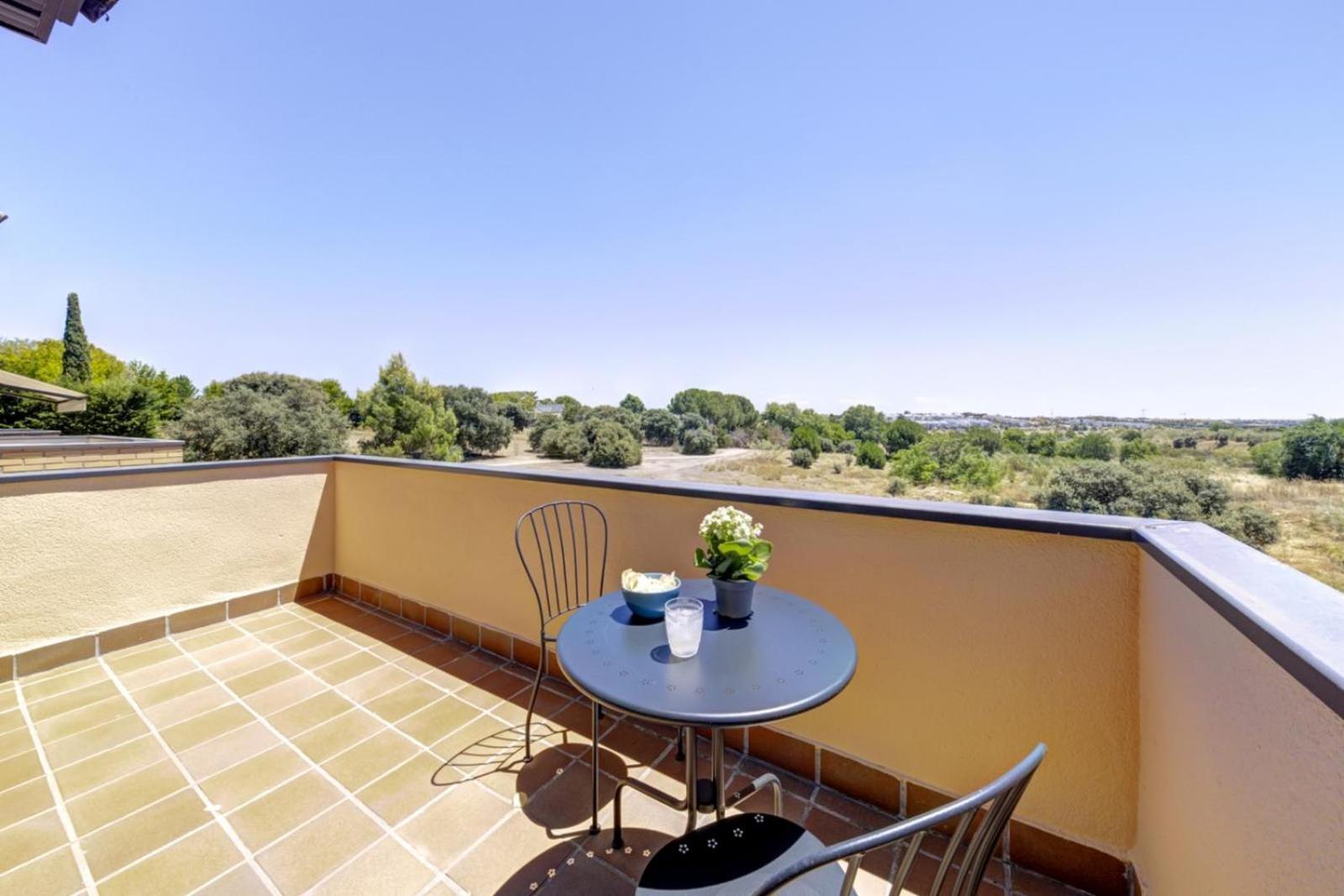 El Palomar Apartment *