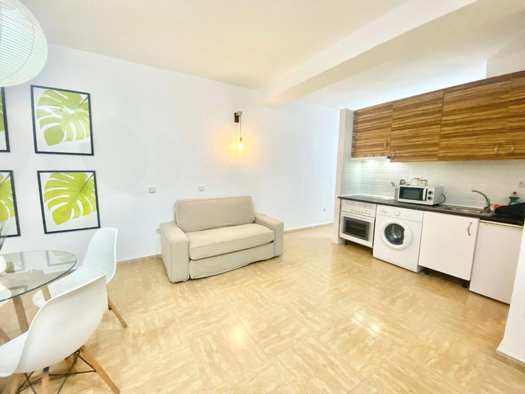 Mendez Alvaro Callejo Street Apartment *