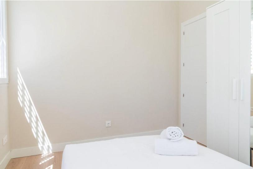 Contemporary 6bd For 12 Ventas Apartment