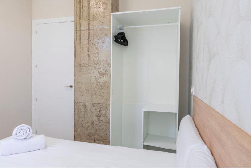 Apartment Contemporary 6bd For 12 Ventas