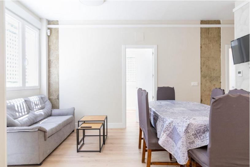 Apartment Contemporary 6bd For 12 Ventas