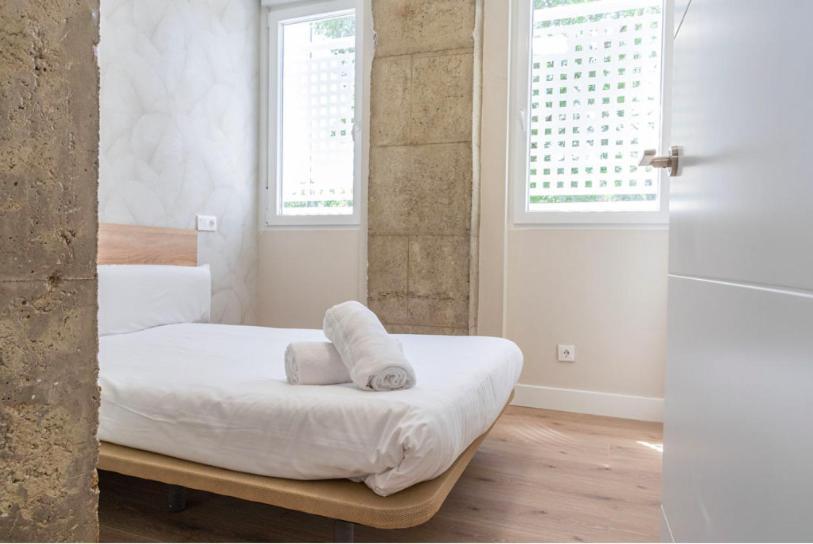 Contemporary 6bd For 12 Ventas Apartment *