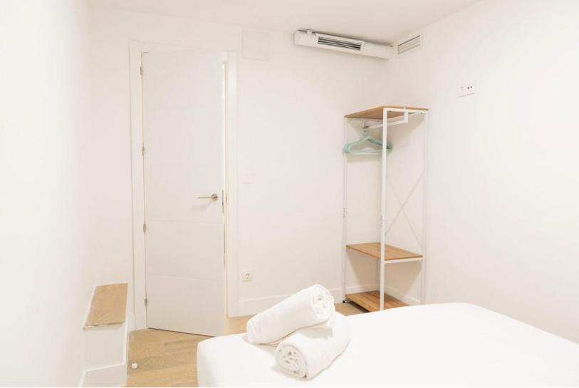 Contemporary 6bd For 12 Ventas Apartment Madrid