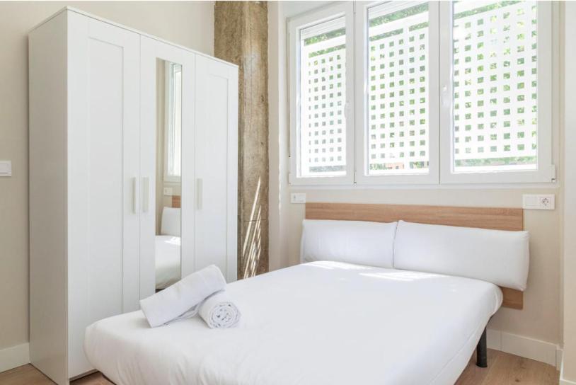 Apartment Contemporary 6bd For 12 Ventas Madrid