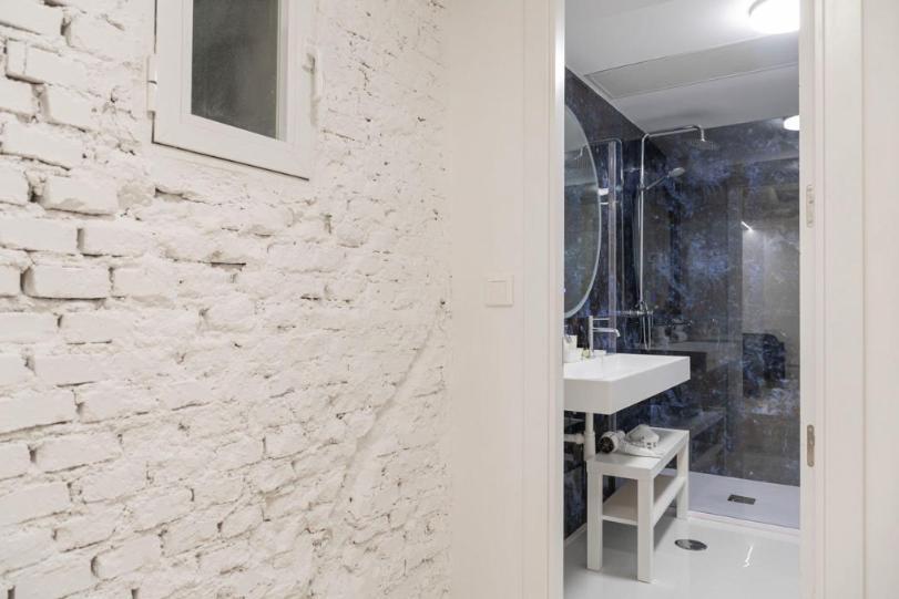 Contemporary 6bd For 12 Ventas Apartment