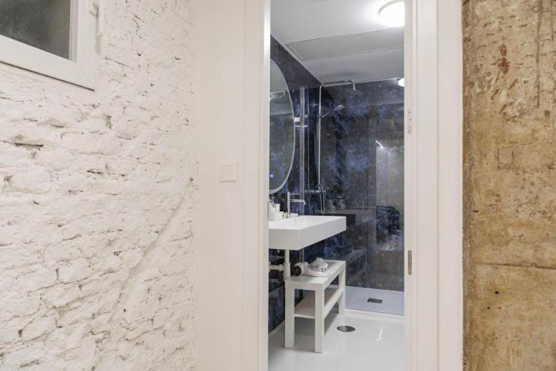 Apartment Contemporary 6bd For 12 Ventas