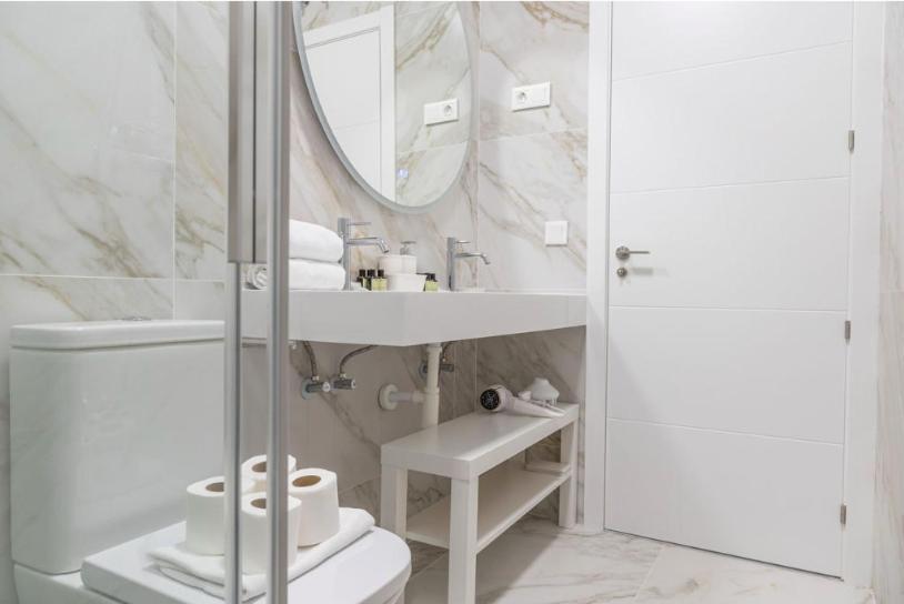 Apartment Contemporary 6bd For 12 Ventas