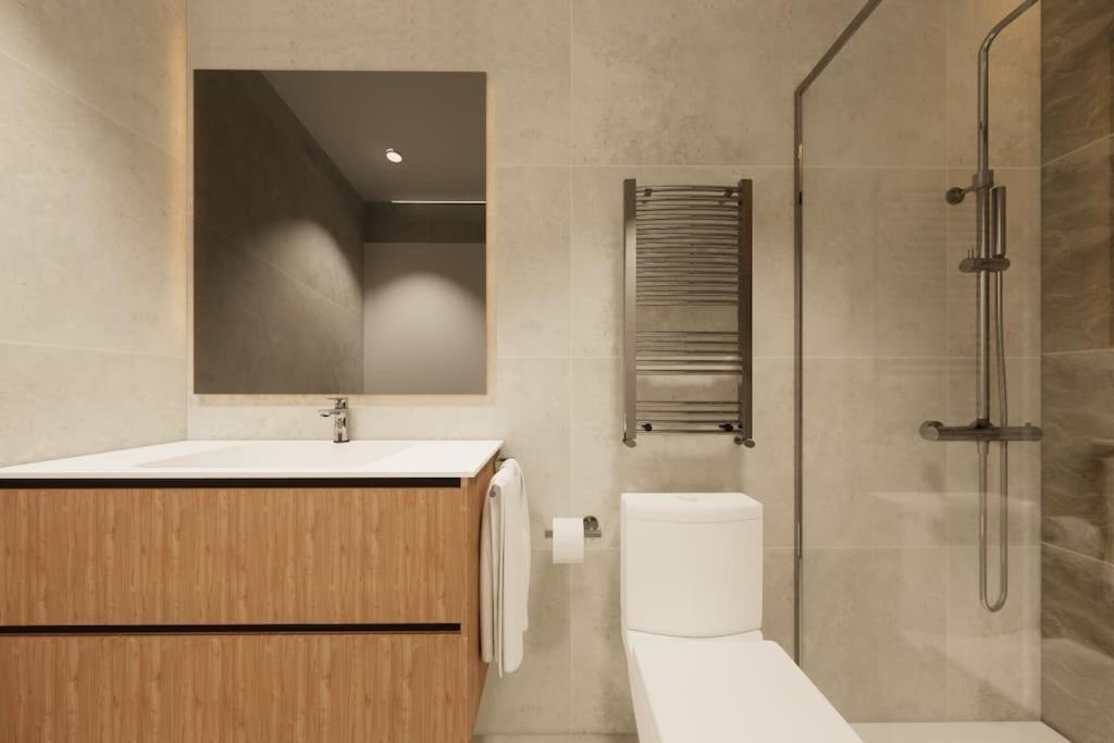 Lejlighed Plaza Espana X Calle Isabel La Catolica 1br 1bh Madrid