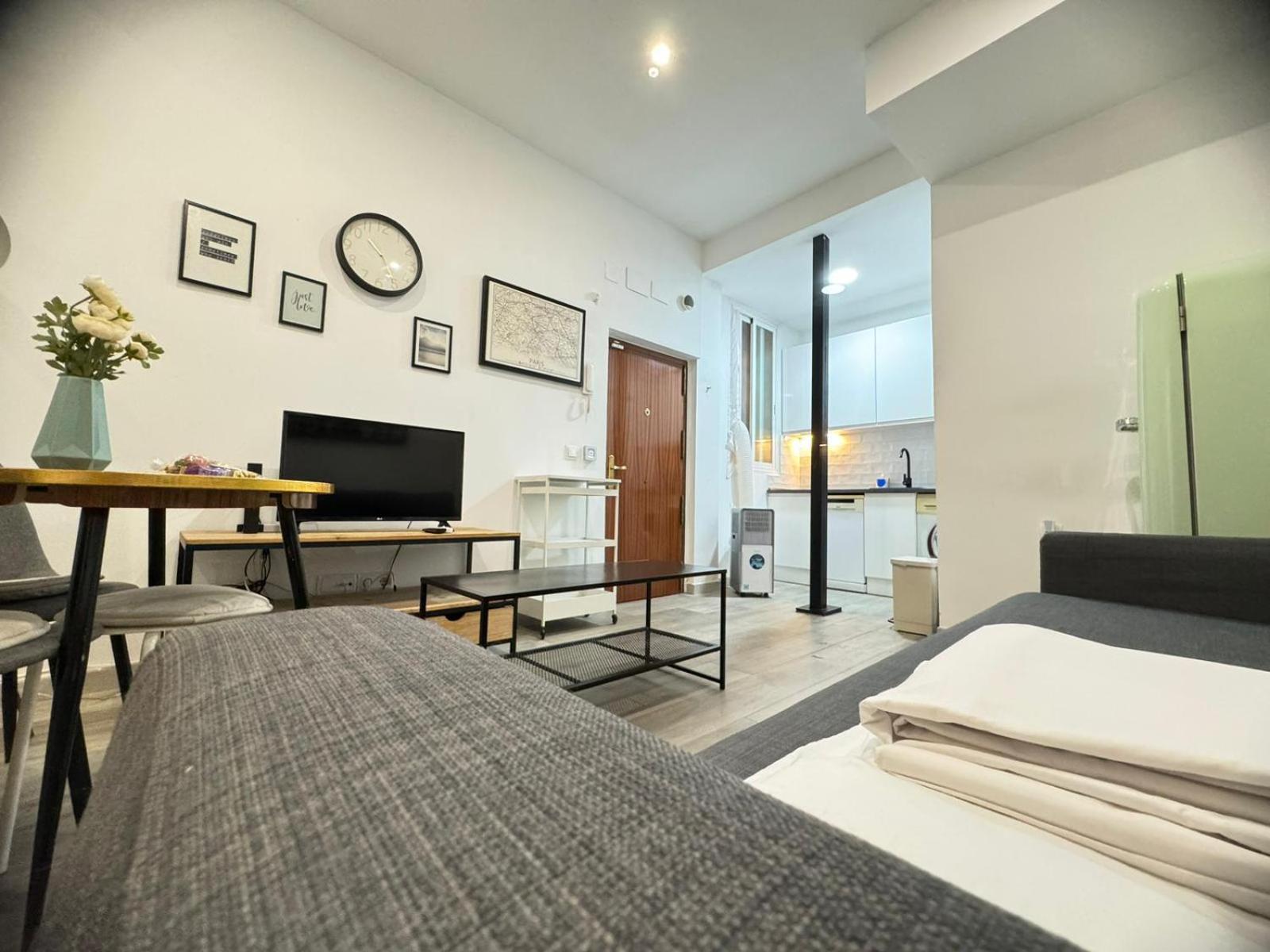 Dianthus House Apartment