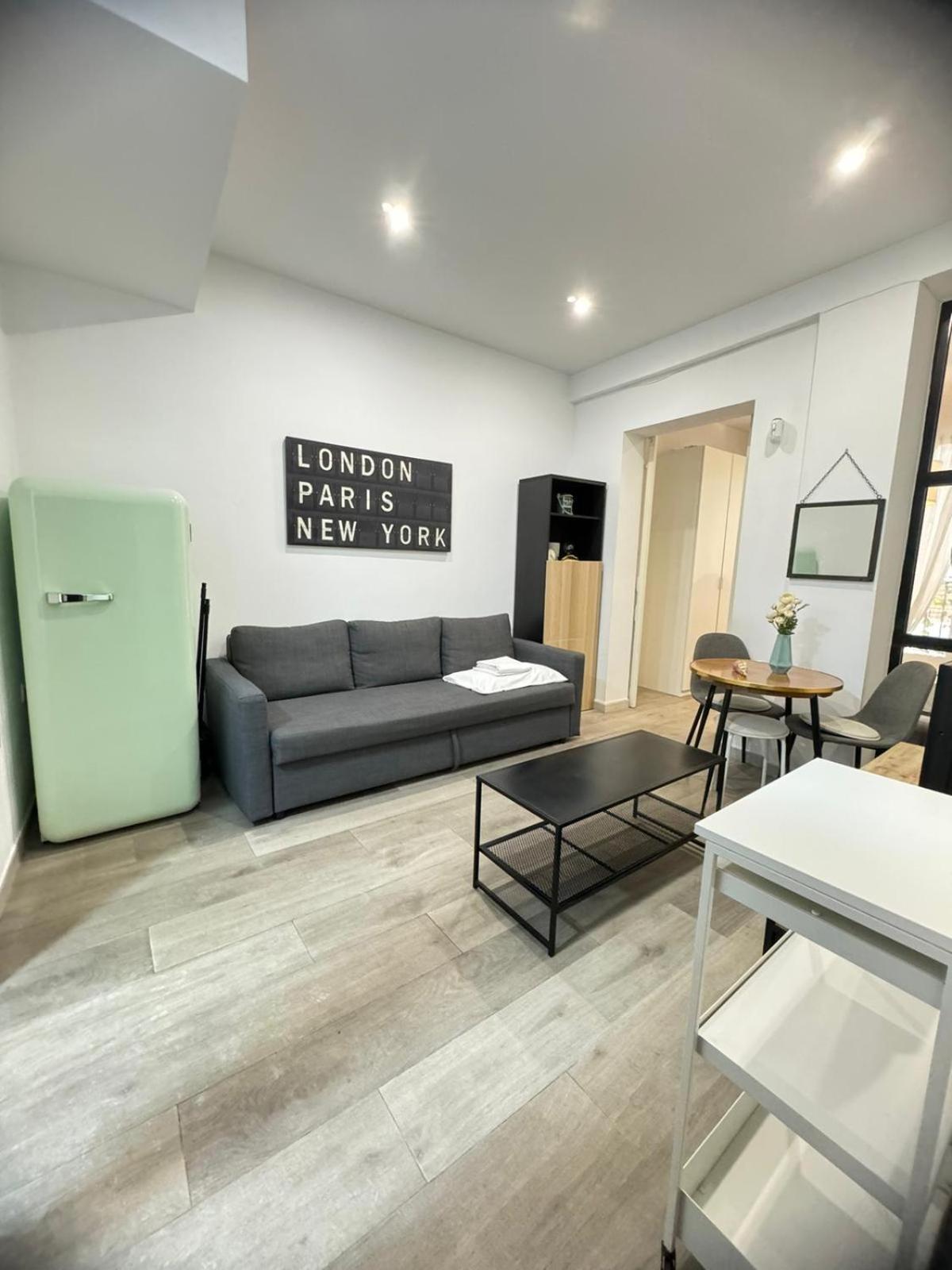 Dianthus House Apartment