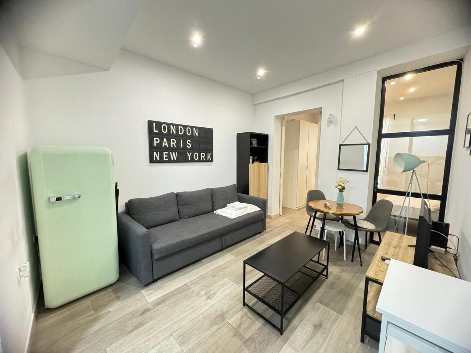Dianthus House Apartment