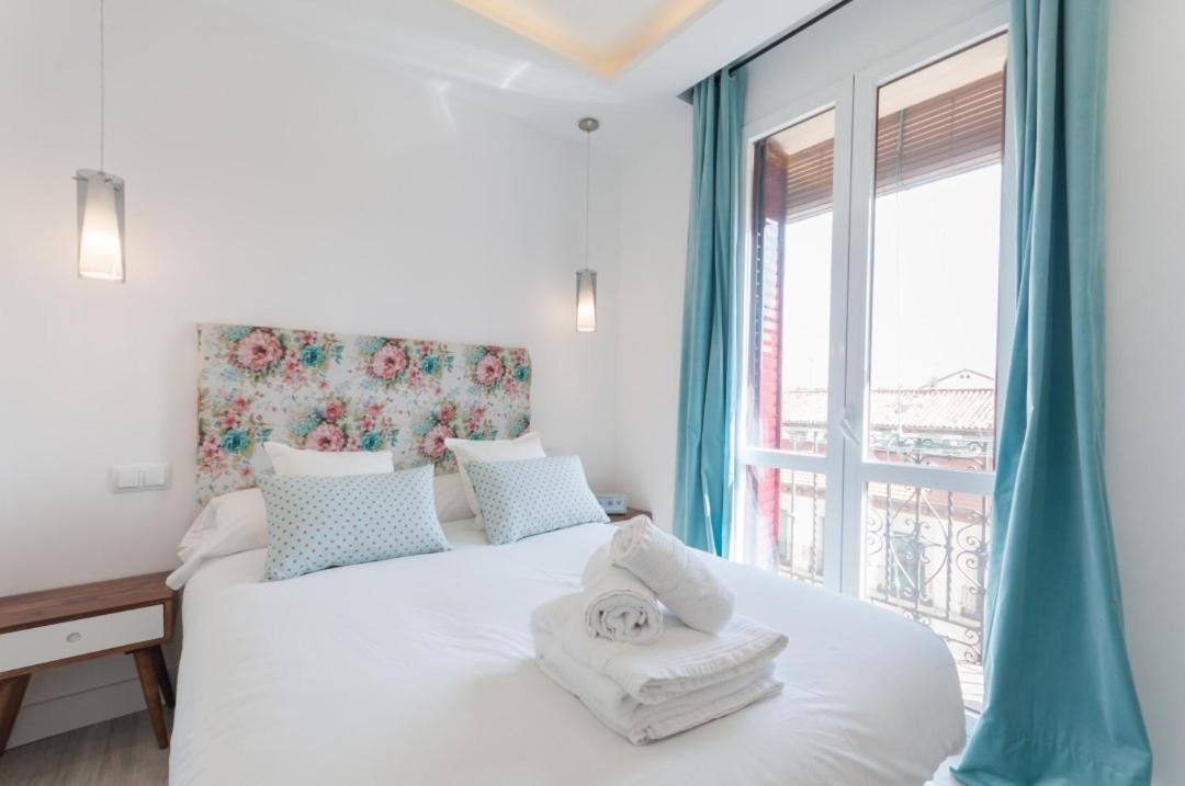 2 Bedrooms 1 Bathroom Furnished - Lavapies - Modern Stylish Madrid