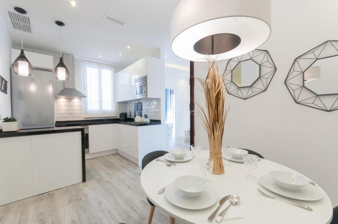 2 Bedrooms 1 Bathroom Furnished - Lavapies - Modern Stylish * Madri