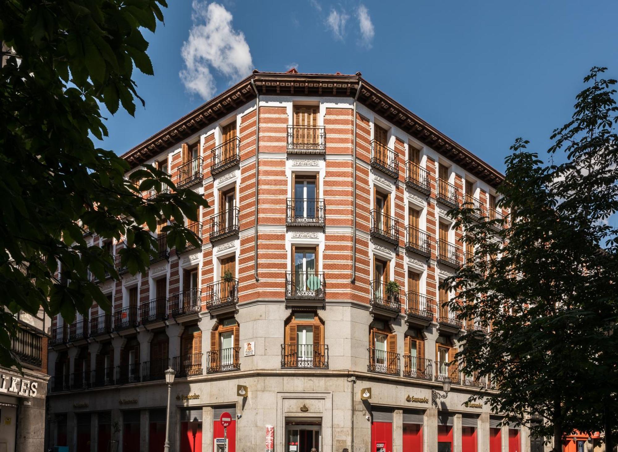 Atocha Corner - Barrio De Letras * Madrid