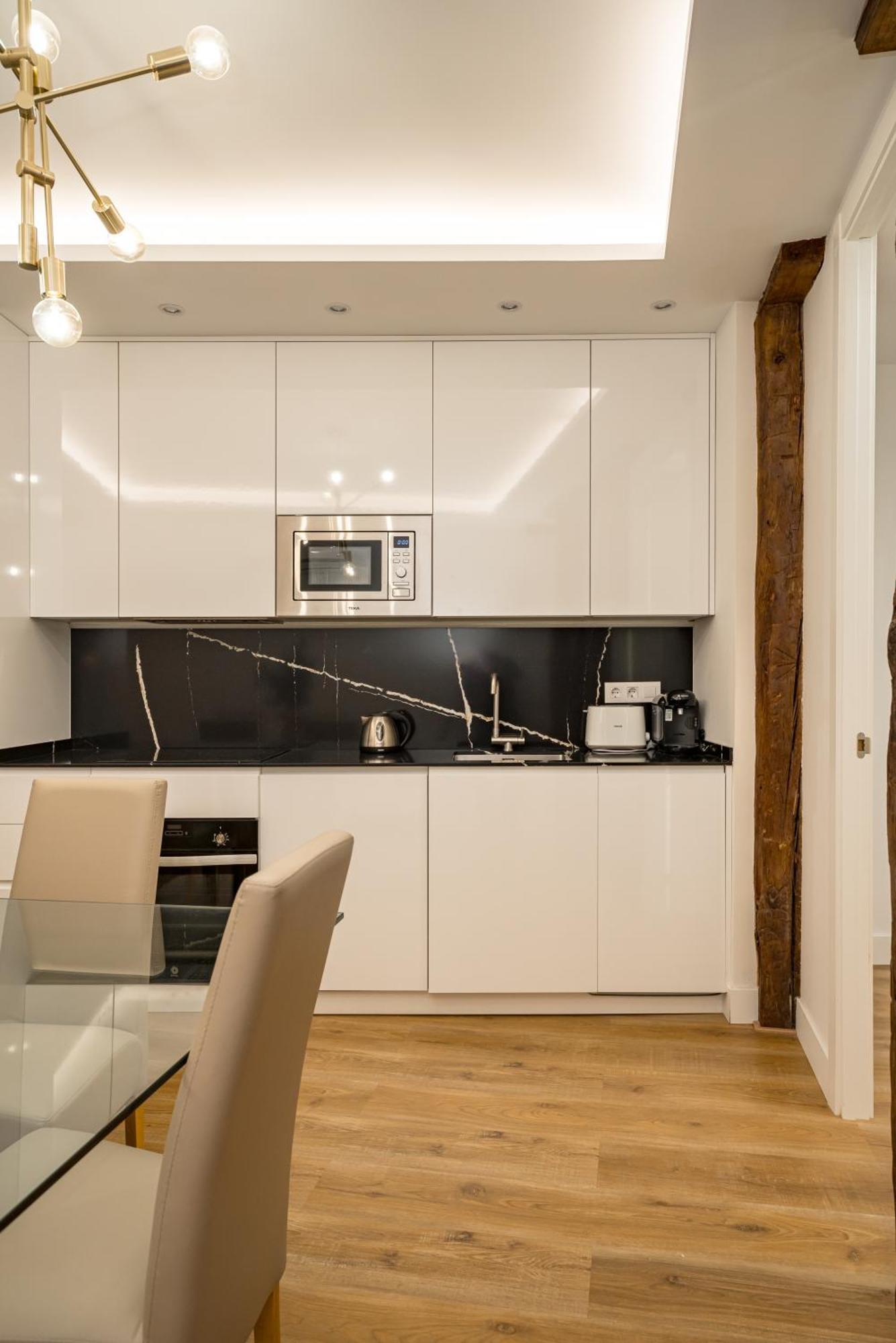 Chueca Viii Calle Hortaleza 3br 3bh Apartment Madrid