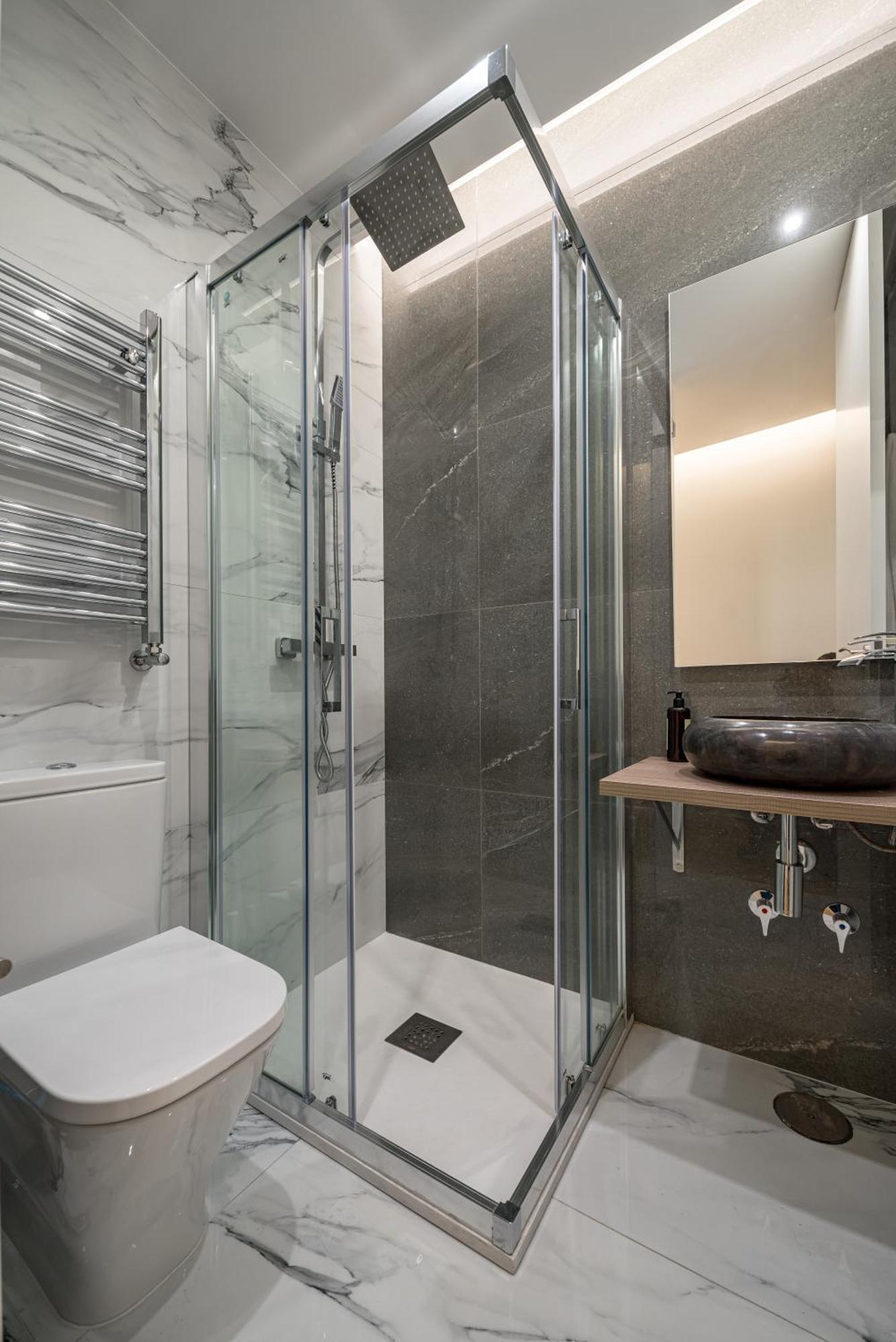 Chueca Viii Calle Hortaleza 3br 3bh Apartment Madrid