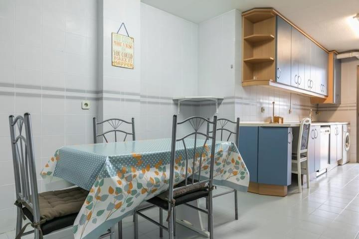 Apartamento De 200m2 En Retiro Con Piscina *