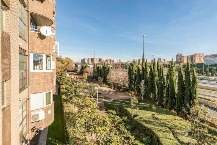 Apartamento De 200m2 En Retiro Con Piscina *