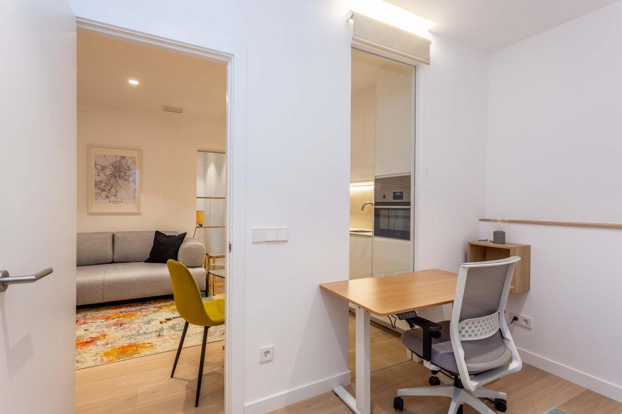 Delightful 2br Flat In Chic Chueca Apartment