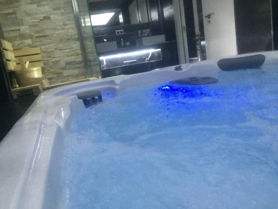 Apartment Duplex Para 8 Personas Con Sauna Jacuzzi Y Cine *