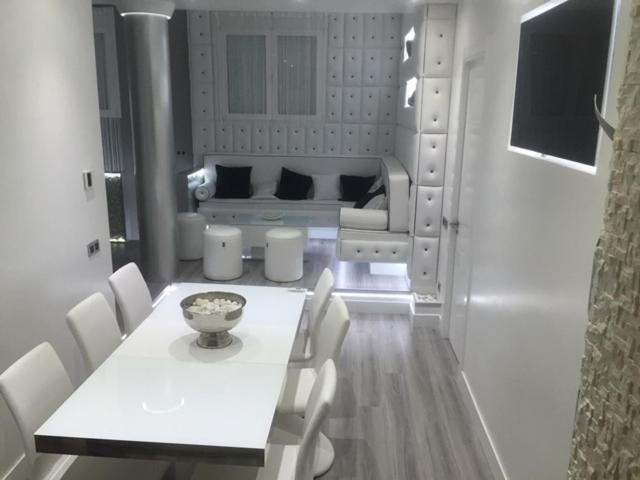 Duplex Para 8 Personas Con Sauna Jacuzzi Y Cine Apartment *