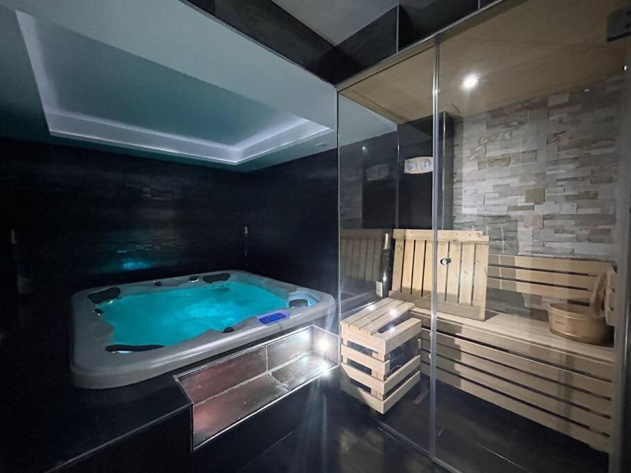 Apartment Duplex Para 8 Personas Con Sauna Jacuzzi Y Cine *
