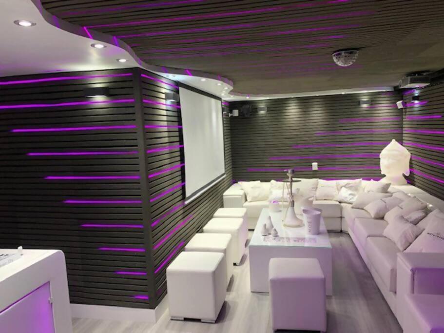 Duplex Para 8 Personas Con Sauna Jacuzzi Y Cine * Madrid